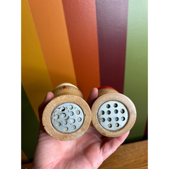 Salty peppy wooden black cat vintage salt and pepper shakers wooden Halloween - Picture 4 of 5